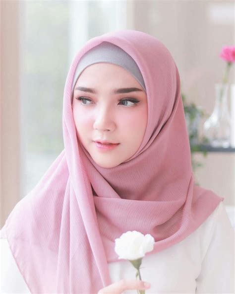 Selebgram Hijab Tercantik 2019