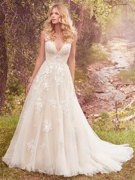 The 10 Best Wedding Dress Designers Right Now