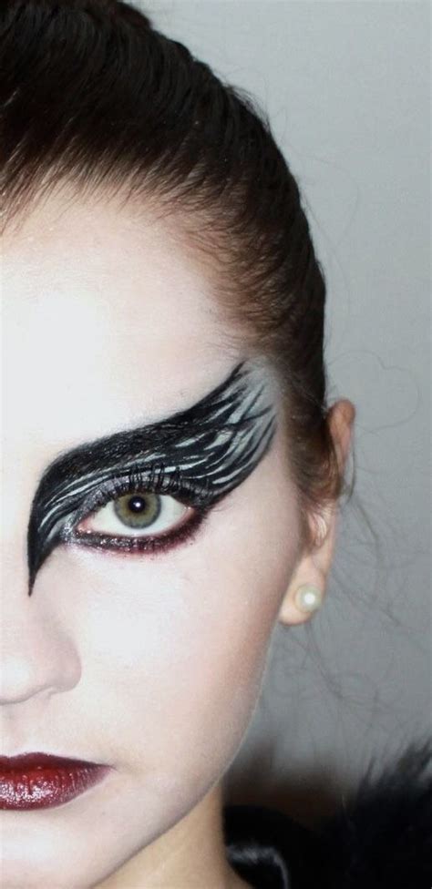 Pin By Myrna2 ️ On Black Swan In 2020 Bird Makeup Black Swan Makeup