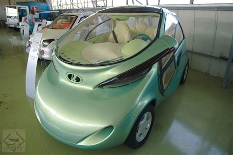 Немного истории Первый электромобиль современной России Lada Rapan