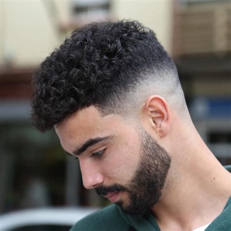 Pakistan's Man Hairstyles for Curly Hair | Curly hair men, Curly hair