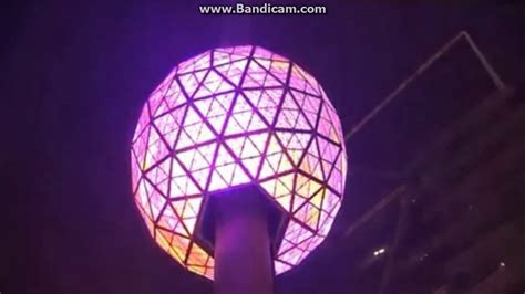 New Years Eve Ball Drop With Fitting Audio Youtube