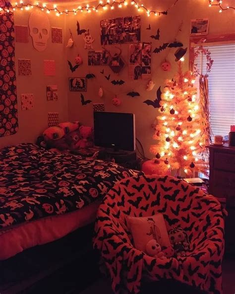 42 Best Halloween Bedroom Decoration To Complete Your Halloween Design