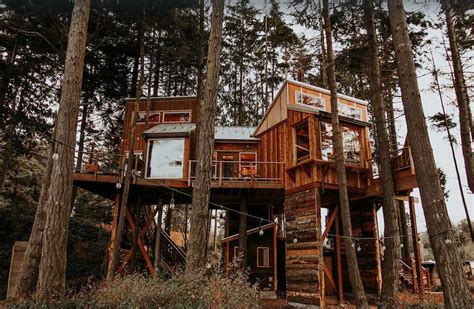 Enjoy Impressive Views From This Treehouse Cabin In Washington