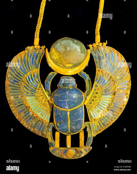 Pectoral From Tomb Tutankhamun From Fotografías E Imágenes De Alta