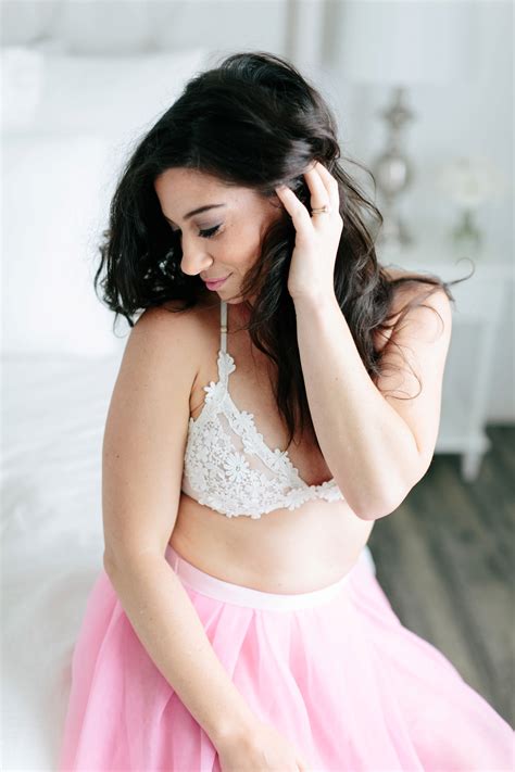 Blush Babe Tribe Rachel Rhode Island Boudoir Photographer Kim Lyn Photography