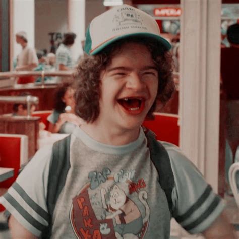 dustin henderson icon stranger things dustin stranger things poster stranger things aesthetic