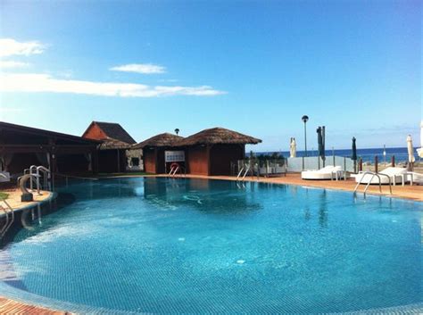 Set on the side of a cliff, the hotel features panoramic views of the atlantic ocean. Amadores Beach Club Restaurant, Puerto Rico - Restaurante ...