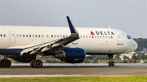 N311dn Delta Airlines Airbus A321 200 By Daniel Mena Aeroxplorer