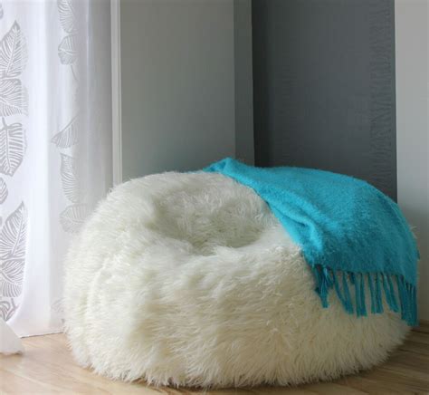 It is big and fluffy and has become an important part of my dau. LARGE LUSH & SOFT ALPACA FAUX FUR BEAN BAG CLOUD BEAN BAG ...