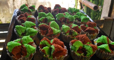 Bolu kukus pandan 4 telur enak empuk dan lembut. Bolu Kukus Pandan Santan : Resep Bolu : 250 gr tepung ...