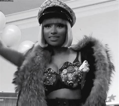 Nicki Minaj Appearance Gif Wifflegif