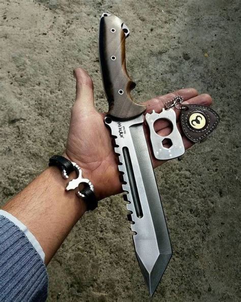 Some Satisfyingly Unusual Knives 25 Pics