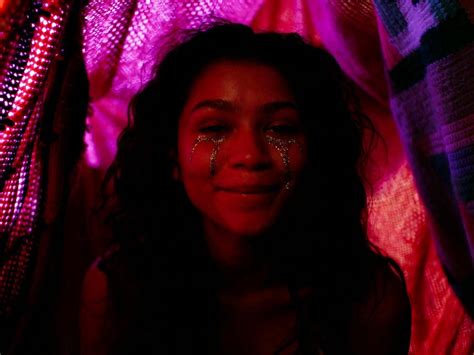 Bold color, shimmering gold tears, and rhinestone eyebrows are just a few of. Pin by Katie Faour on makeup in 2020 | Euphoria, Aesthetic gif, Zendaya
