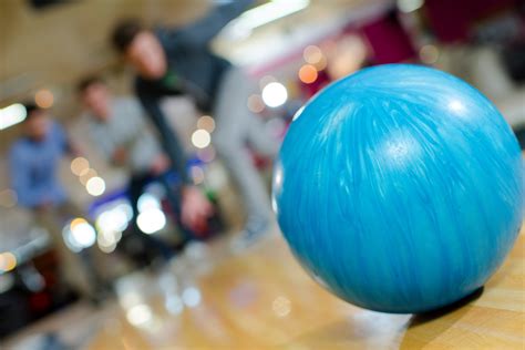 What Size Bowling Ball Do Pros Use Are Heavier Balls Better