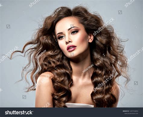 Beautiful Caucasian Woman Long Brown Curly库存照片1297724053 Shutterstock