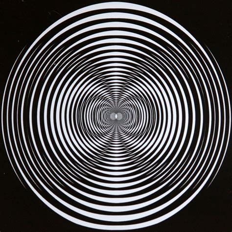 27 Amazing Optical Illusions And A Trippy Video Web420 Psychedelic