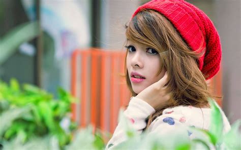 Download Cute Girl In Red Beanie Wallpaper