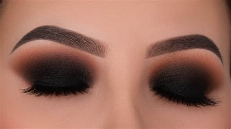 MAKEUP TIPS TO GO WITH A BLACK DRESS Fashonation