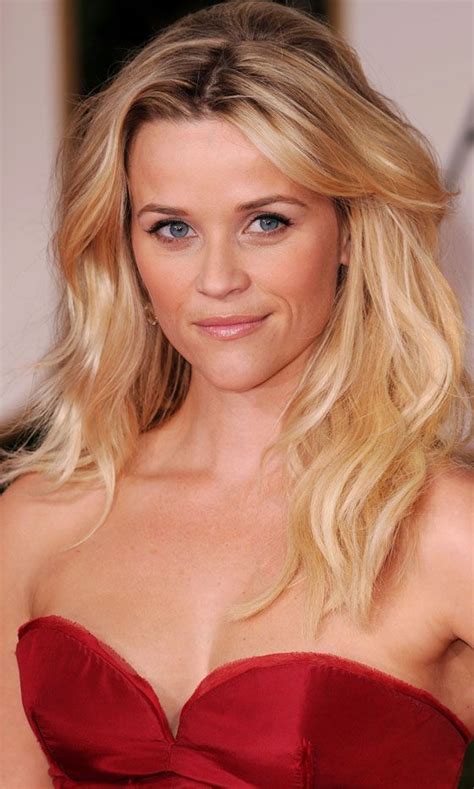 Bridesmaid Hairstyle Reese Witherspoons Relaxed Wavy Hairstyle