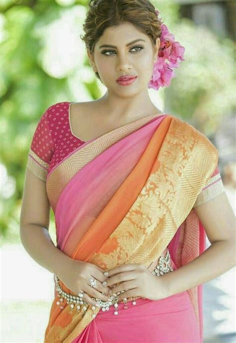 Beautiful Woman Image In Saree Dps Sari Attire Stylishinsaree Bodenswasuee