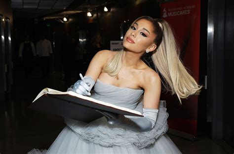 Ariana Grande Debuts Blonde Hair Ahead Of Playing Glinda In ‘wicked Billboard