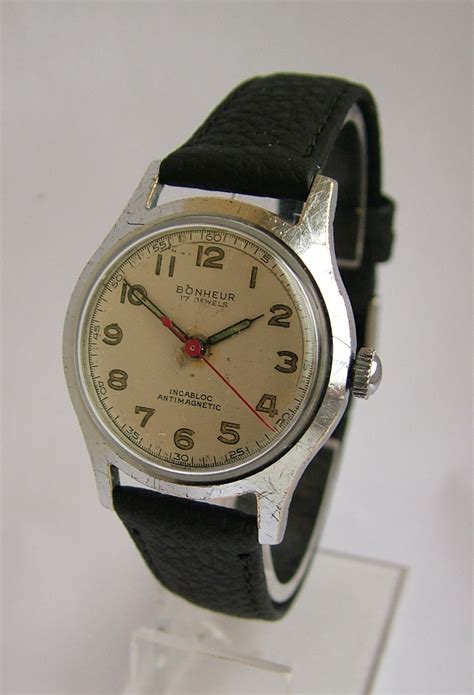 Gents 1940s Bonheur Hand Winding Wrist Watch | 319085 | Sellingantiques.co.uk