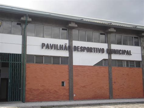 ˈpasuʒ ðɨ fɨˈʁɐjɾɐ) is a municipality in the norte region of portugal. Pavilhão Desportivo Municipal de Paços de Ferreira - Paços ...