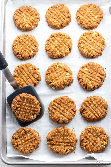 This recipe uses basic ingredients you probably already have. Sugar-Free Low Carb Peanut Butter Cookies Recipe - 4 ...