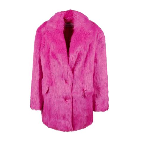 Hot Pink Is One Of This Seasons Top Fashion Trends Elle Canada
