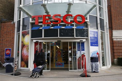 Tesco Job Losses Supermarket To Cut 1000 Positions In Welham Green
