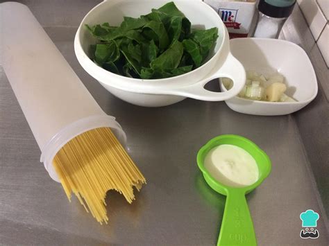 Pasta con salsa de acelgas Fácil