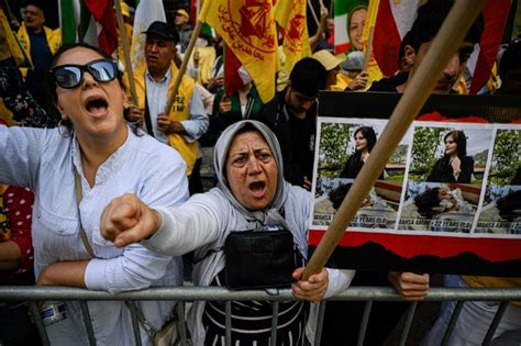 Biden Vows Solidarity With Iran Women As Protests Spread Shahidi News