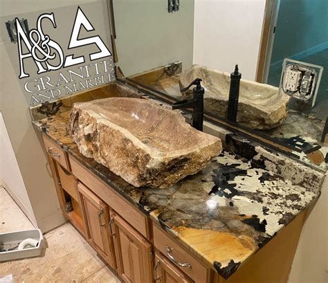 Magma Gold Chiseled Edge Really Pops With A Leathered Finish On These Countertops Aands Granite