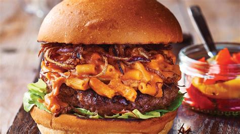 Pour half of the dry seasoning into ground beef, use hand to mix it into the beef, then pour the other half and do the same. Chipotle Mac and Cheese Beef Burger - Recipe | Unilever ...
