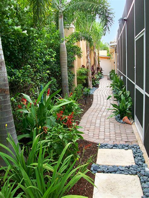Backyard & garden design ideas is designed to provide information and inspiration for people who are embarking on major backyard and garden makeovers. Garden Design Ideas Small Spaces - ROOMY