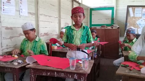 Check spelling or type a new query. Seni Budaya dan Prakarya (SBdP) Kelas 5 Membuat Kerajinan ...