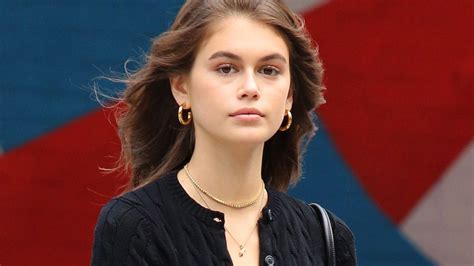 Kaia Gerber 18 Gets Cheeky Literally In Smoking Hot Bedroom