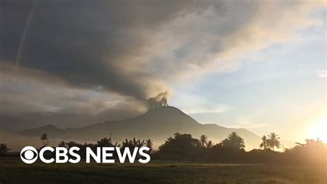 Philippines Bulusan Volcano Erupts Youtube