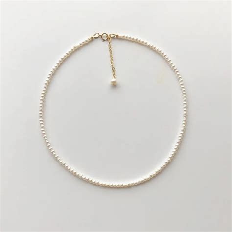 Natural Freshwater Pearl Irregular Small Pearl Clavicle Chain Sleek