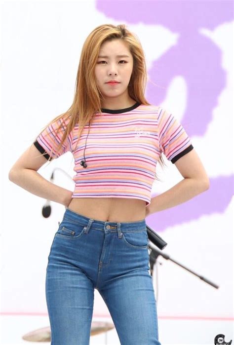 In april 2018, wheein made her debut as a solo artist with her digital single easy. 20+ Stunning Photos That Reveal How Much MAMAMOO's Wheein ...