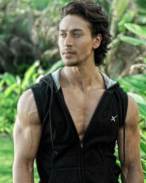 Pin by 𝓗𝓾𝓶𝓪 𝓚𝓱𝓪𝓷 on Actors Tiger shroff Actors Tiger shroff body