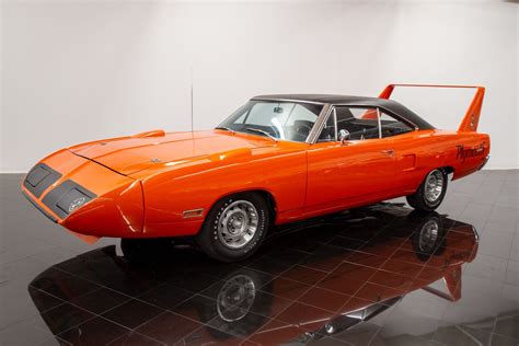 I don't doubt the racing version can go 220 mph, the dodge charger daytona and plymouth roadrunner superbird were so fast, they were eventually banned from nascar. 1970 Plymouth Superbird For Sale | St. Louis Car Museum