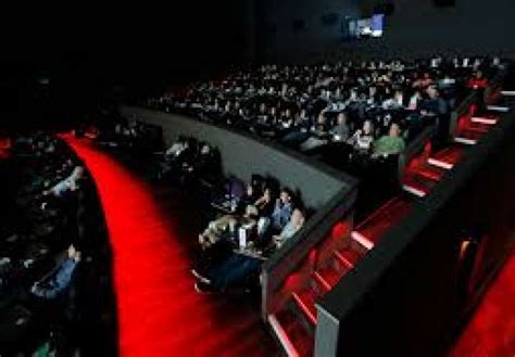 Tras Siete Meses De Cierre Los Cines Abren Sus Puertas Critica