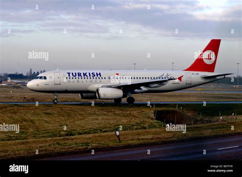 Turkish Airlines Airbus A320 Aircraft Hi Res Stock Photography And