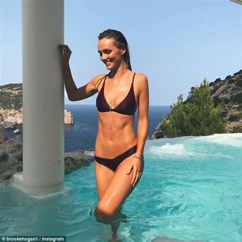 Brooke Hogan Flaunts Figure In Stunning Swimsuit Post Daily Mail Online