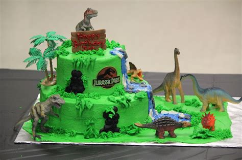 How to make jurassic world fossil cake birthday cake starter thexvid.com/video/n9sirqciojq/video.html indominus rex printout Designs by LaMuir: Jurassic Park Dinosaur cake