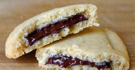 Second, i didn't have the proper cookie drying equipment. Cooking Weekends: Canada Cornstarch Shortbread with Chocolate