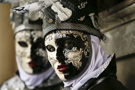 Geheimnisvolle Maskenb Lle Der Venezianische Karneval N Tv De