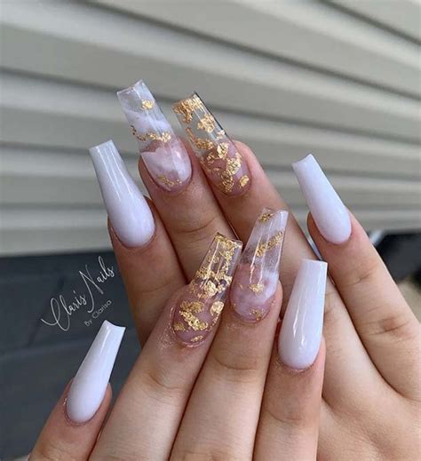 23 Best White And Gold Nails To Try Yourself Stayglam In 2021 Gold